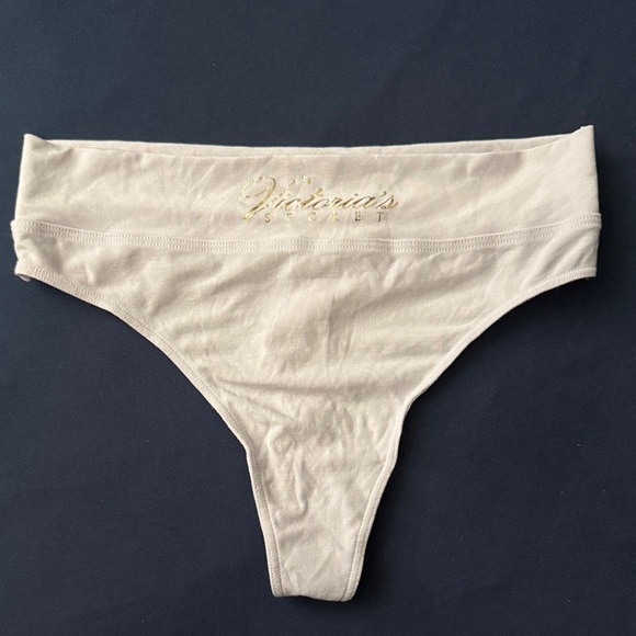 NWT Victoria's Secret light lilac Thong - Picture 1 of 4